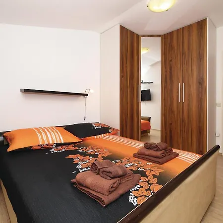 公寓 3 Bedroom Cozy In Kastel Kambelovac *