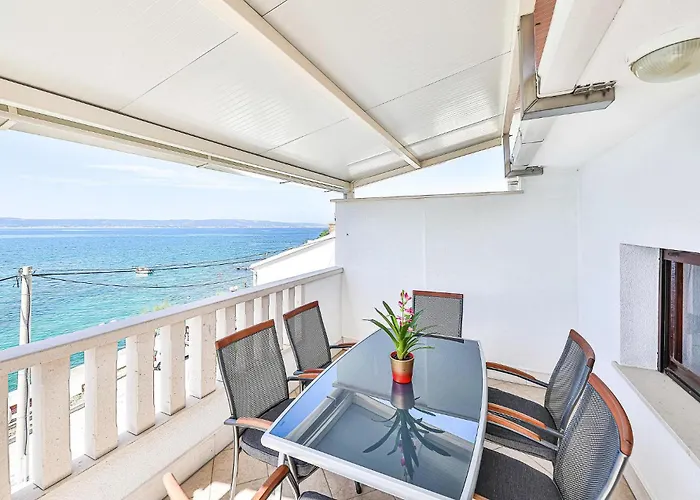 Διαμέρισμα Three-bedroom In Kastel Kambelovac *