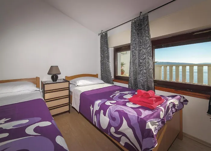 Διαμέρισμα Three-bedroom In Kastel Kambelovac